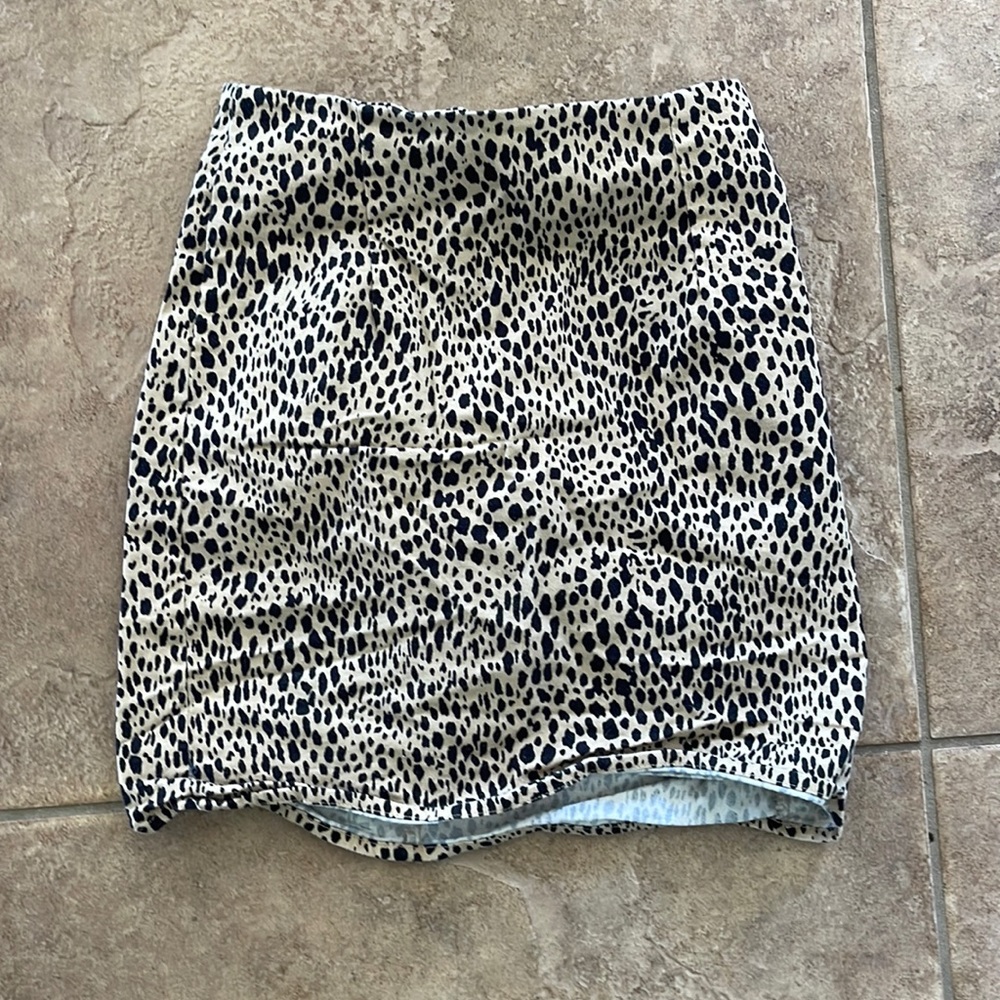 from brandy melville size 3 made of 96% cotton and 4% elastin never worn